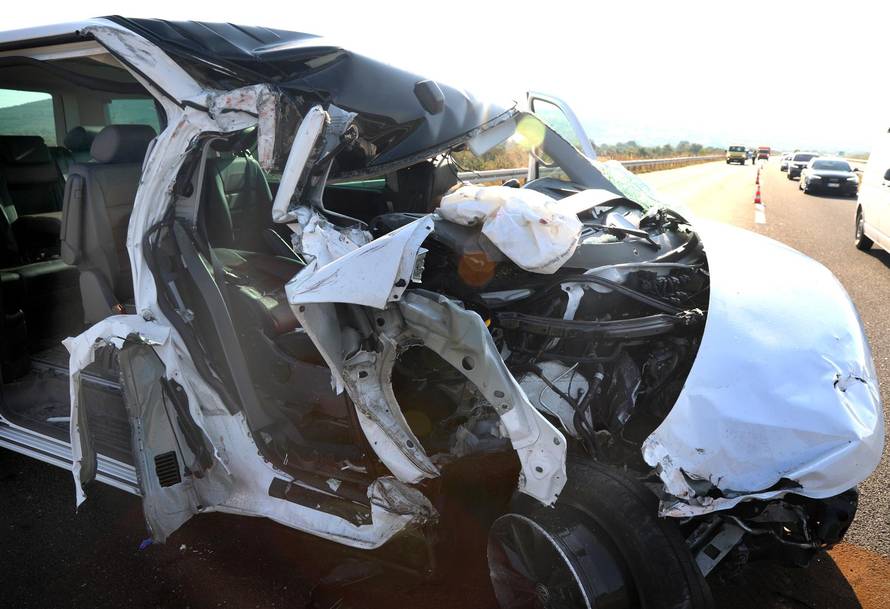 U sudaru kombija i kamiona kod Šibenika ozlijeđeno sedam osoba