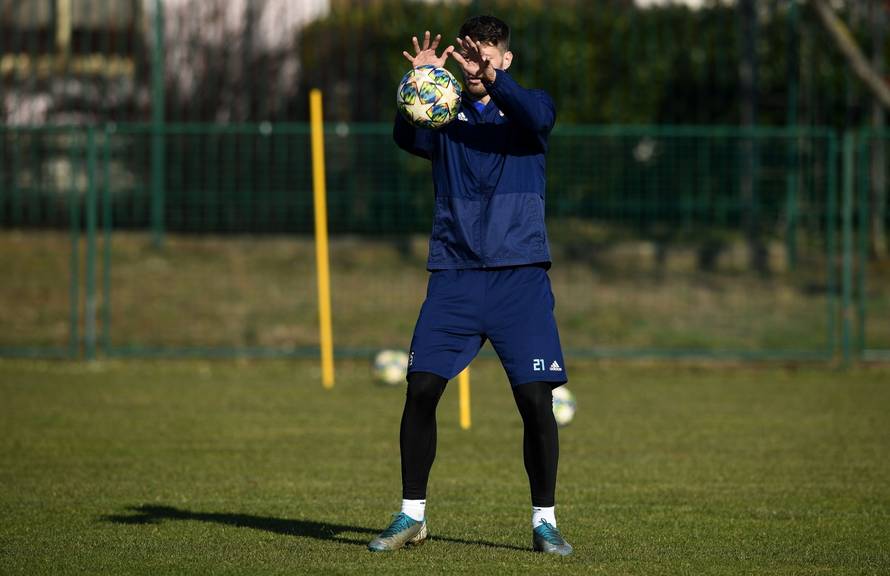 Trening nogometaša Dinama na pripremama u Rovinju