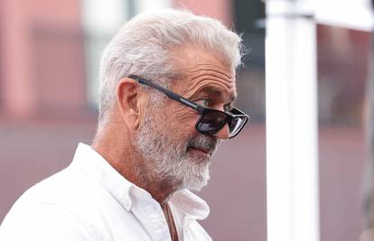 Mel Gibson ponovno smije imati oružje. Odvjetnica se pobunila protiv toga pa dobila otkaz...