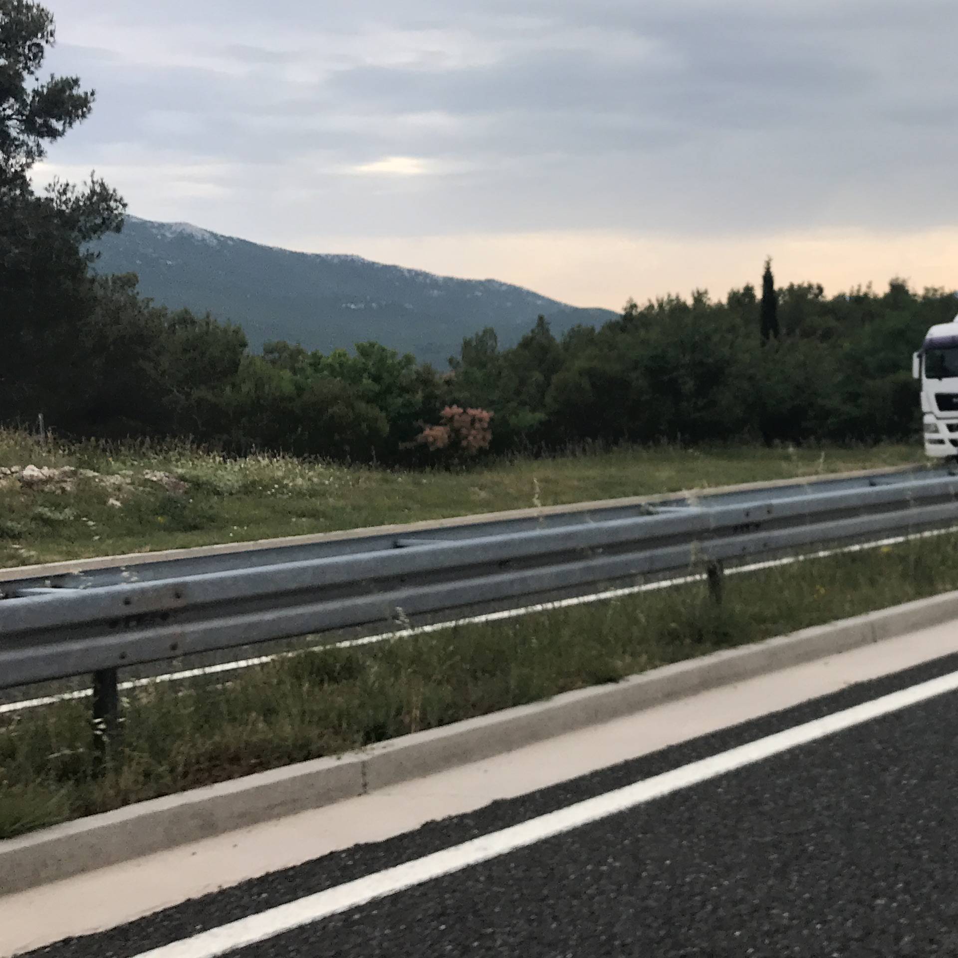 Sudar kombija i šlepera na A1: Jedan mrtav, troje ozlijeđenih