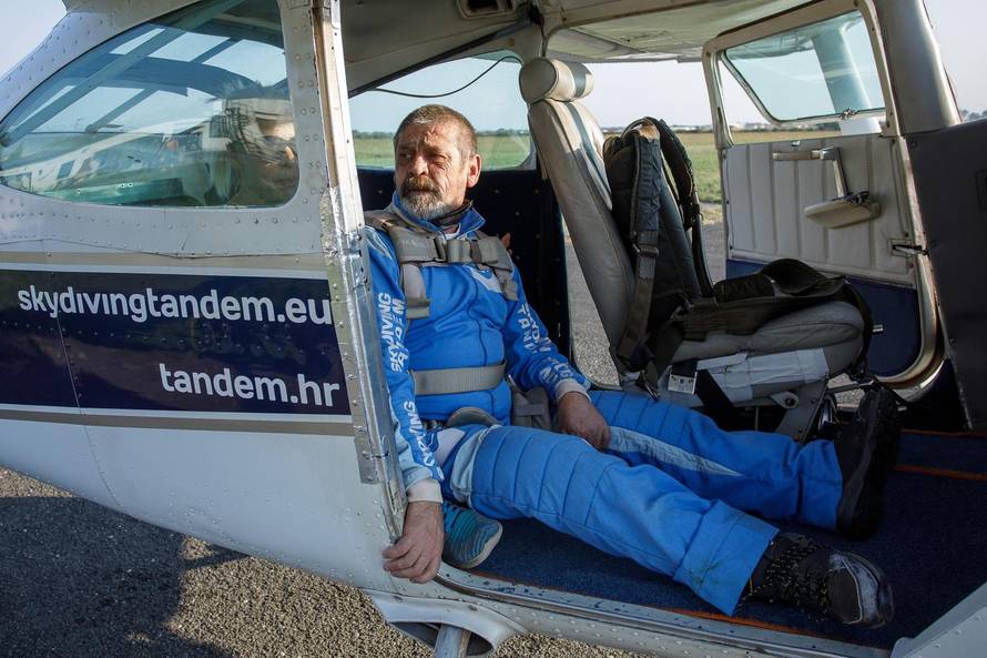 Jaran iz 'Noćne more' skočio s padobranom: Bio sam na vrhu Zagreba, a instruktor me spasio