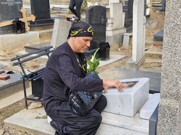 Boki 13 nakon desetljeća u Beogradu, prvo mjesto koje je posjetio je grob njegove prijateljice Marine Tucaković