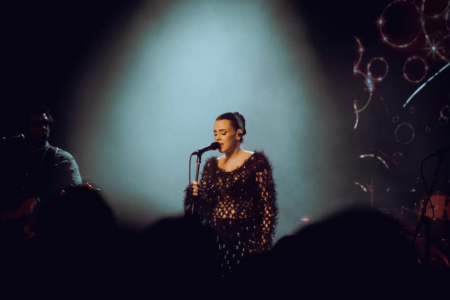 Natali Dizdar objavila prvu fotografiju sa kćerkicom Lolom