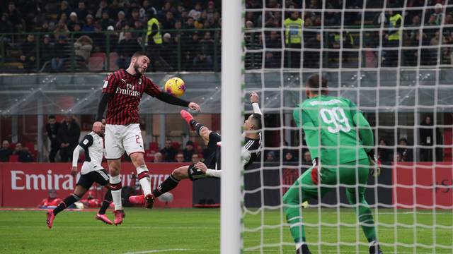 AC Milan v Juventus - Coppa Italia - Semi Final - First Leg - Giuseppe Meazza