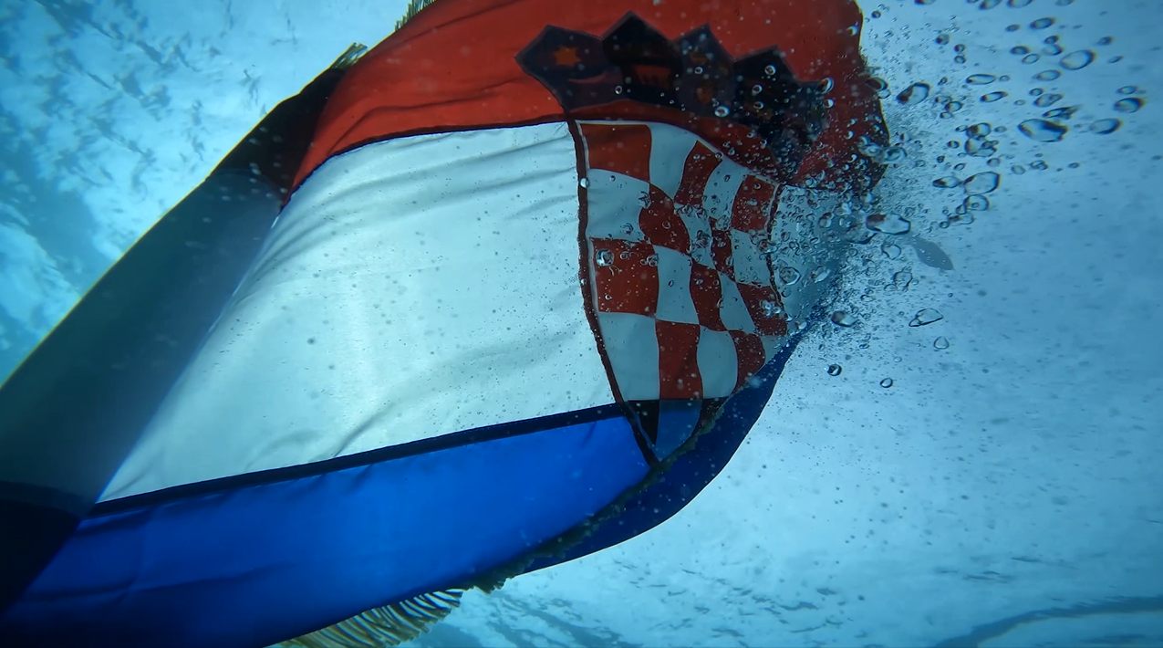 Na dan Oluje ronim s hrvatskom zastavom neka se zna: Hrvatska neće zaboraviti svoje sinove...