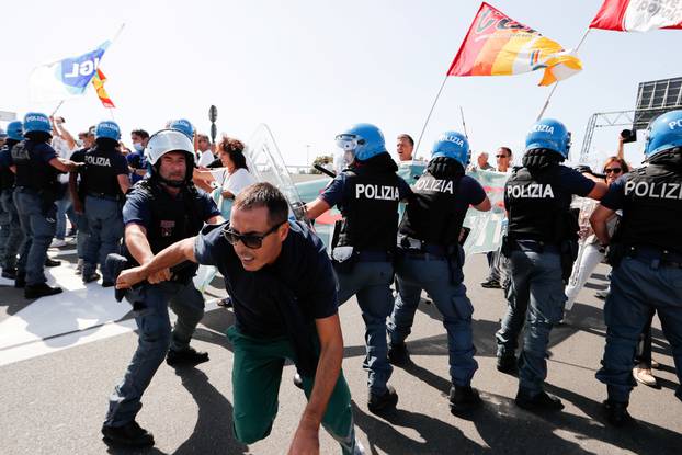 Protest against Italia Trasporto Aereo, in Rome