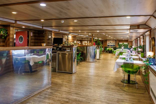 FOTO Zavirite u prvi brod-hotel u Hrvatskoj: Noćenje na ovom brodu u Rijeci ima posebnu čar