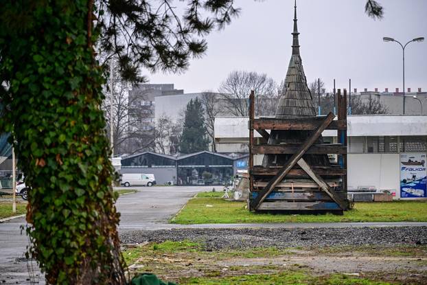 Zagreb: Skladište oštećenih tornjeva i drugih dijelova zgrada iz centra koje su stradale u potresu