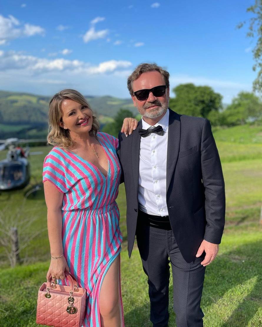 Mehunka partijala u Austriji: Gole obojene grudi, muškarci sirene i torbica od 37.000 kuna