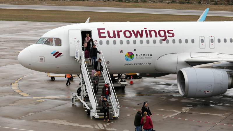 Drama na nebu iznad BiH: Avion upao u turbulenciju drugog, stjuardesa je udarila o strop