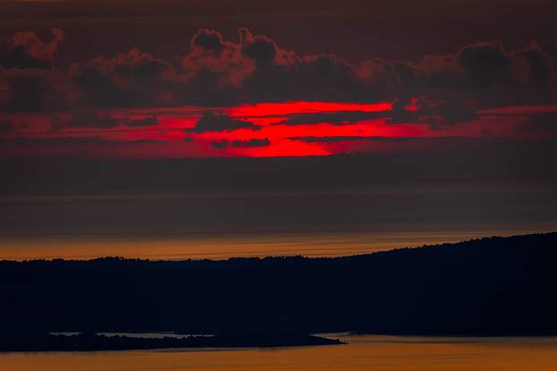 Pogled na zalazak sunca i Split