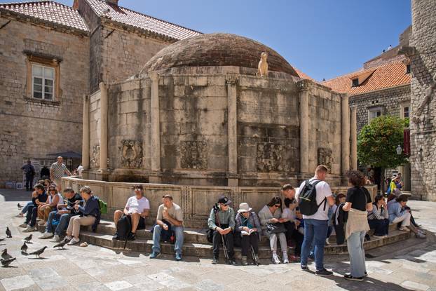 Dubrovnik: Velik broj turista za uskrsne blagdane u gradu