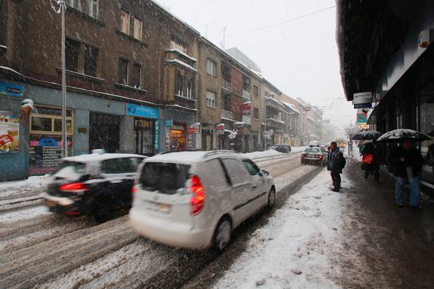 ARHIVA - Zagreb je 14. sije?nja 2013. bio zatrpan snijegom