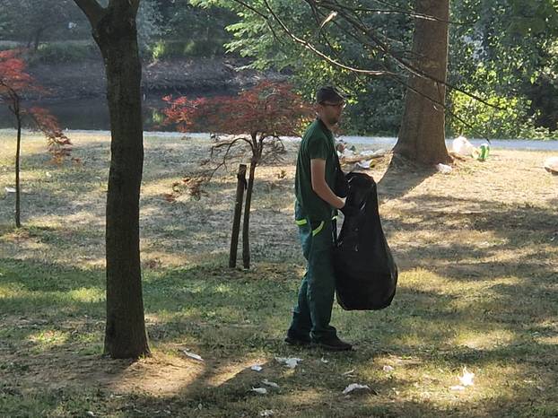 Pogledajte kako Bundek sada izgleda! Sinoć bila hrpa smeća, vrijedni čistači radili cijelu noć