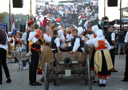 U Tribunju održana 55. tradicionalna utka magaraca