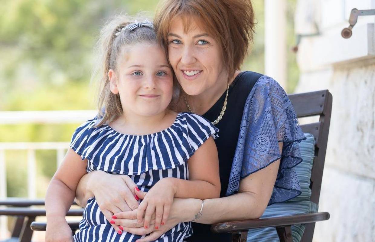 Gordana (6) bori se za svaki korak: 'Obećala sam pokojnom suprugu da će ona prohodati'