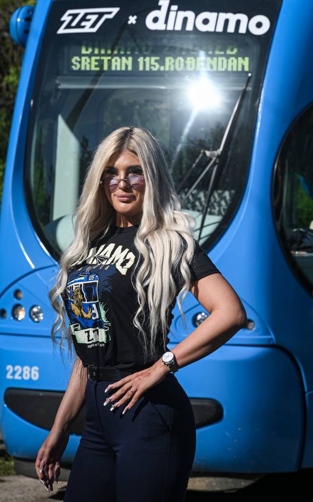 Zagreb: Tiskovna konferencija GNK Dinamo pred utakmicu s Varaždinom i proslave 115. rođendana GNK Dinamo ispred ukrašenog ZET-ovog tramvaja