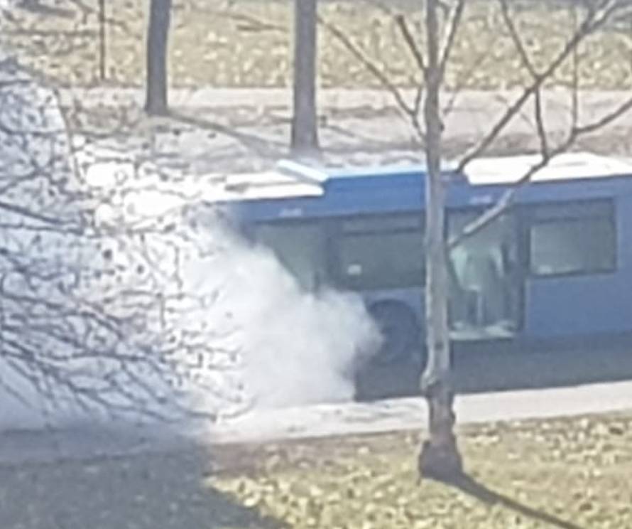 'Osjetili smo da smrdi dim pa vidjeli autobus u plamenu'