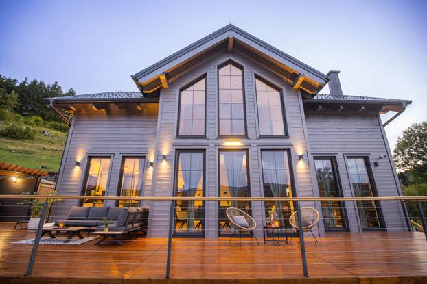 FOTO Ova kuća je savršena za zimski odmor: Zavirite u Silver House u Gorskom kotaru