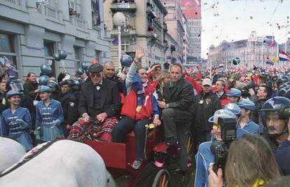 Janici se i nebo poklonilo: Prije 15 godina Jelačić plac je gorio