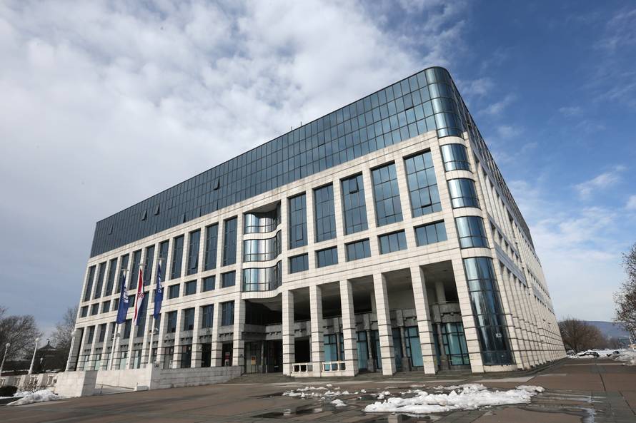 Novi zakon: MOL ili neka druga tvrtka sada može preuzeti Inu