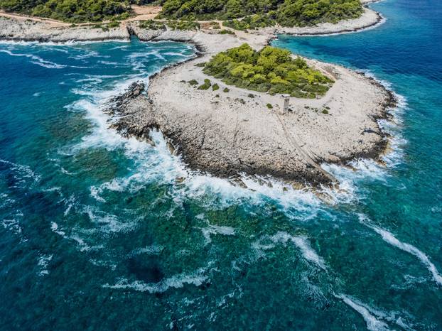 Poluotok Ražnjić na Korčuli snimljen iz zraka 