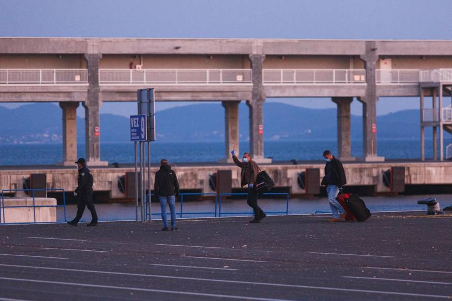 Boris Johnson hospitaliziran zbog korone: 'Na oprezu smo'