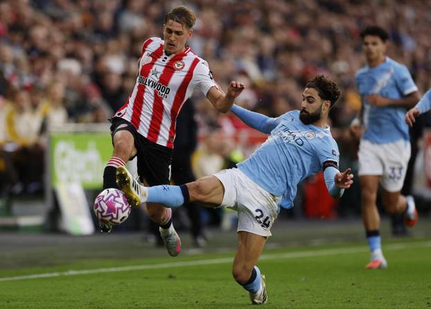 Premier League - Brentford v Manchester City