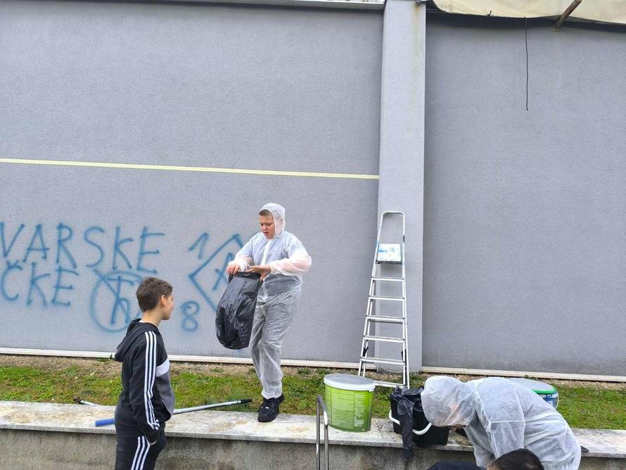 Sedmaši s Krka na ponos škole i roditelja! Sami prebojali ružne natpise: 'Volimo činiti dobro...'