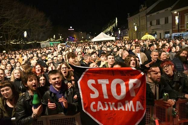 Koncert Psihomodo Popa na adventu u Koprivnici