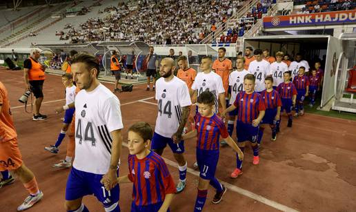 FOTO Hajduk nije zaboravio Vuškovića: Igrači mu izrazili podršku posebnim majicama