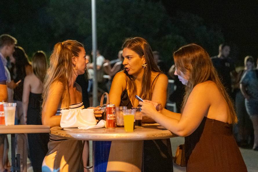 Zaton: Zatonsko ljeto,  koncert Maje  Suput