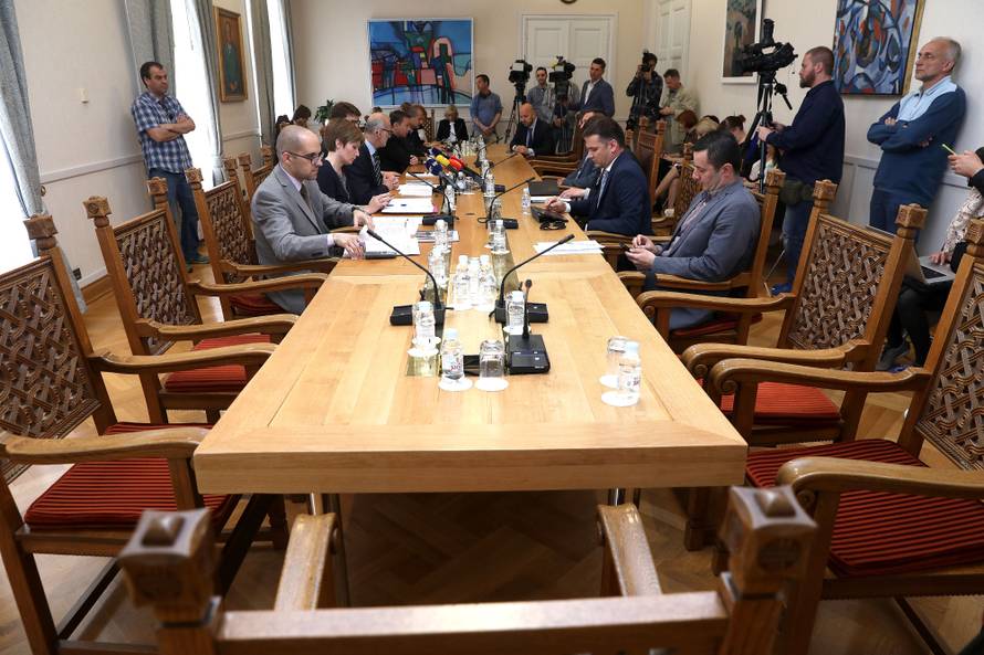 Ustavni sud treba reći koji je razuman rok za nove ministre