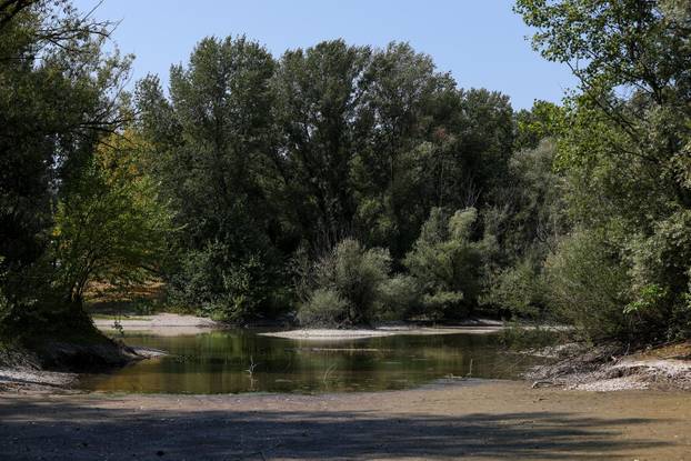 Zagreb: Malo jezero na Bundeku gotovo je potpuno presušilo