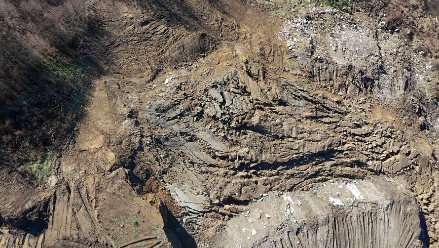 HDZ-ov načelnik je promijenio znak da osuđenik i porezni dužnik može bacati smeće u selu