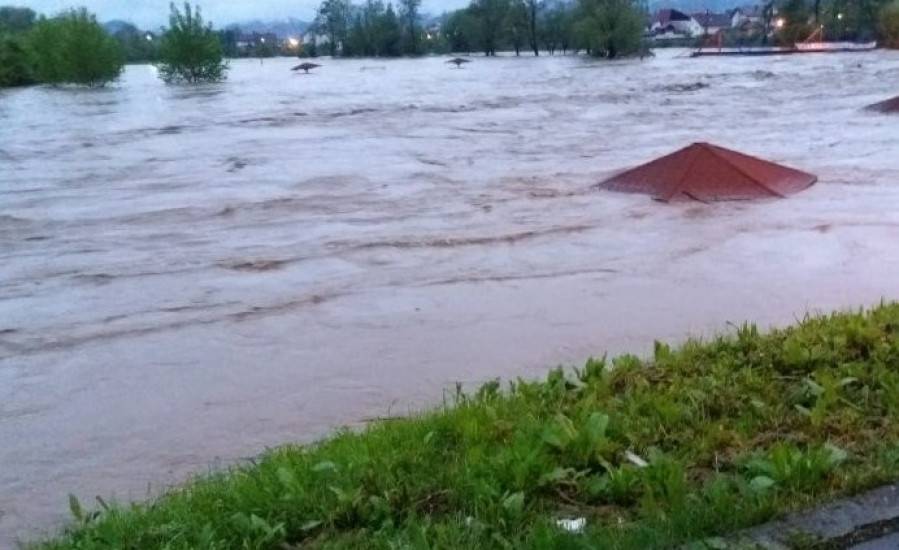 BiH: Poplave i dalje ugrožavaju sjever zemlje, izlila se Sana