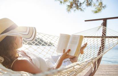 Vodič za ljetno štivo: Najbolji novi naslovi za čitanje na plaži
