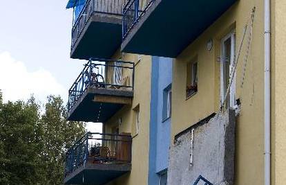Maknuli ostatke balkona koji je propao u Sloboštini