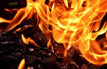 Požar u Baru: Poginulo četvero ljudi, među njima troje djece!