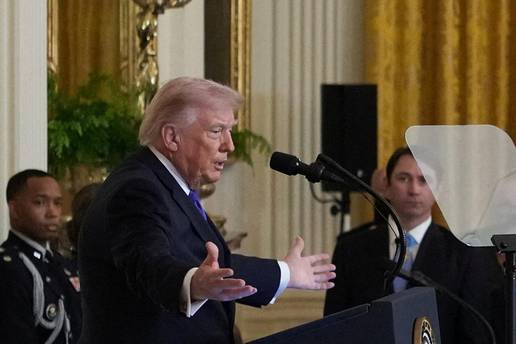 U&Zcaron;IVO Trump: 'Nastavljamo s vojnom akcijom protiv re&zcaron;ima. Ignorirali su na&scaron;a upozorenja'