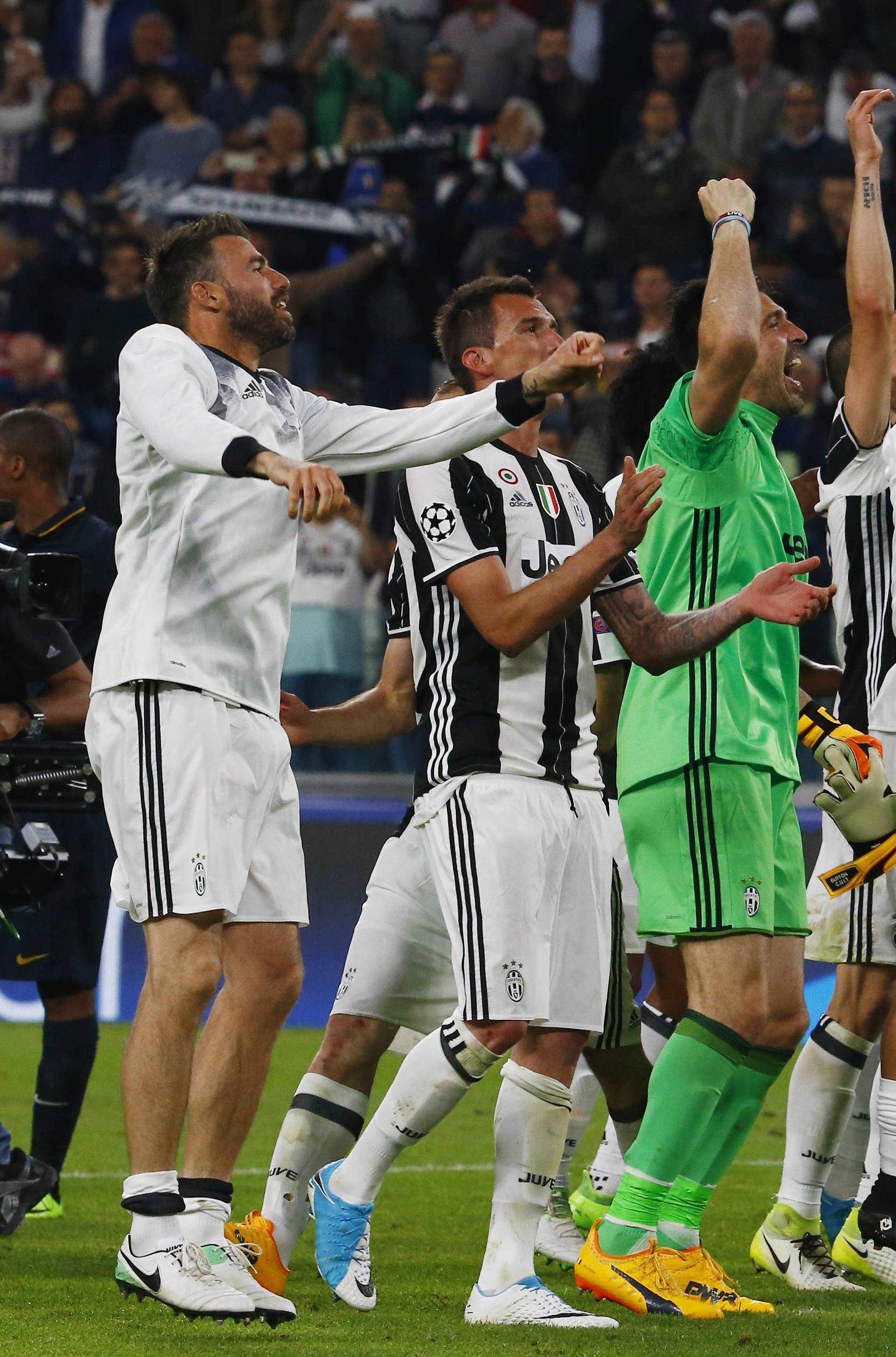 Juventus players celebrate after the match