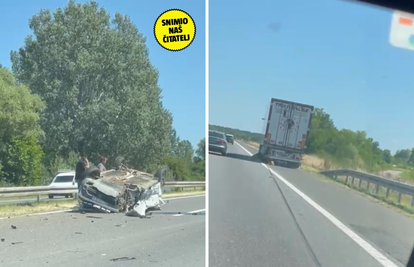 Teška nesreća kod Okučana: Automobil je nakon sudara s kamionom završio na krovu