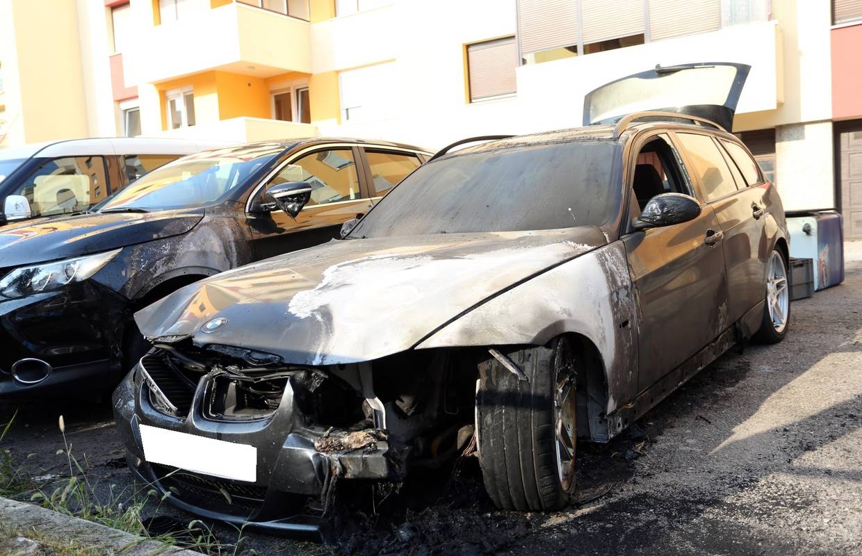 BMW izgorio na parkiralištu u Karlovcu, nitko nije ozlijeđen