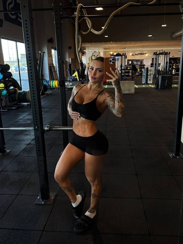 FOTO 100 fotografija najseksi dama Brazila: Uživaju na plaži, obožavaju nogomet i bikinije...