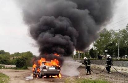 Škoda u plamenu: Istražuju je li to auto koji su vozili ubojice
