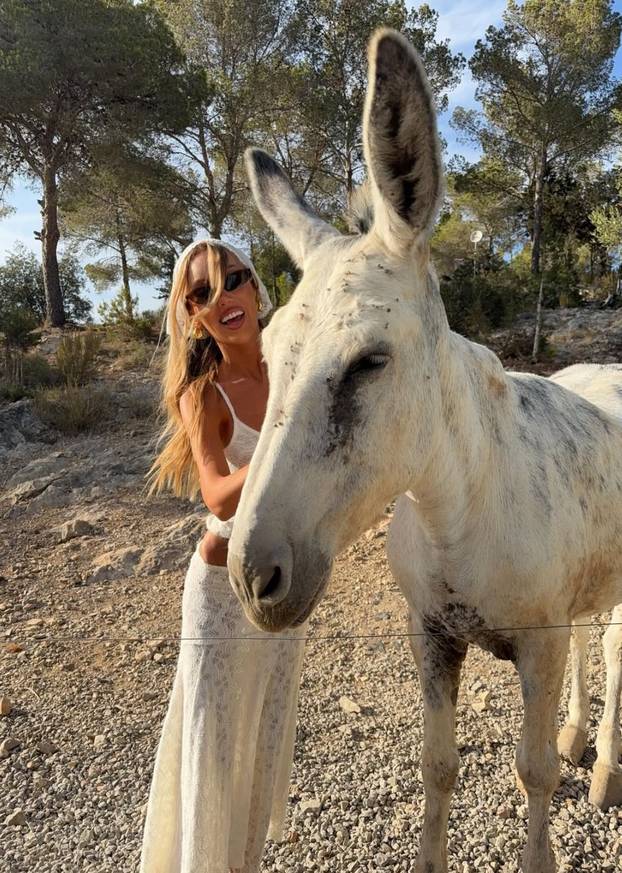 FOTO Zaludile internet! Majka i kći izgledaju identično, svi su uvjereni da su blizanke...