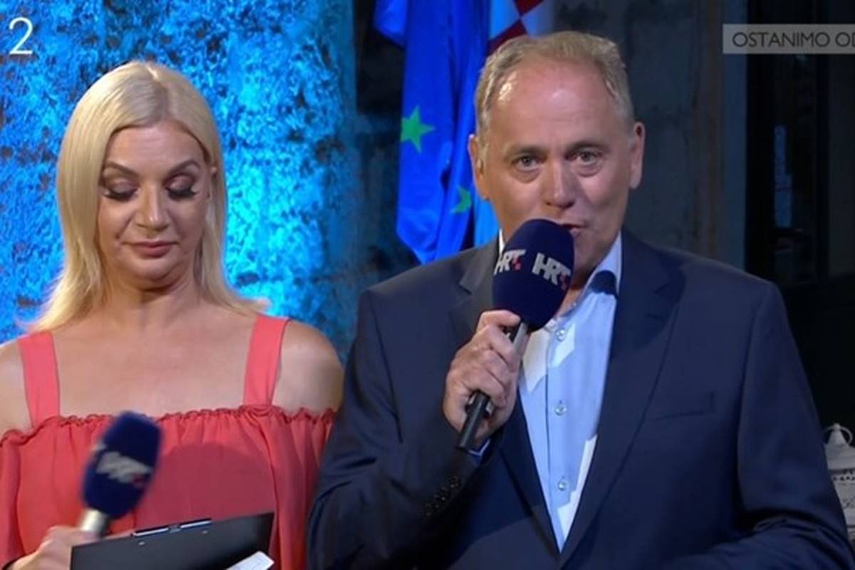 Voditelj Mirko Fodor imao gaf na otvorenju klapskog festivala