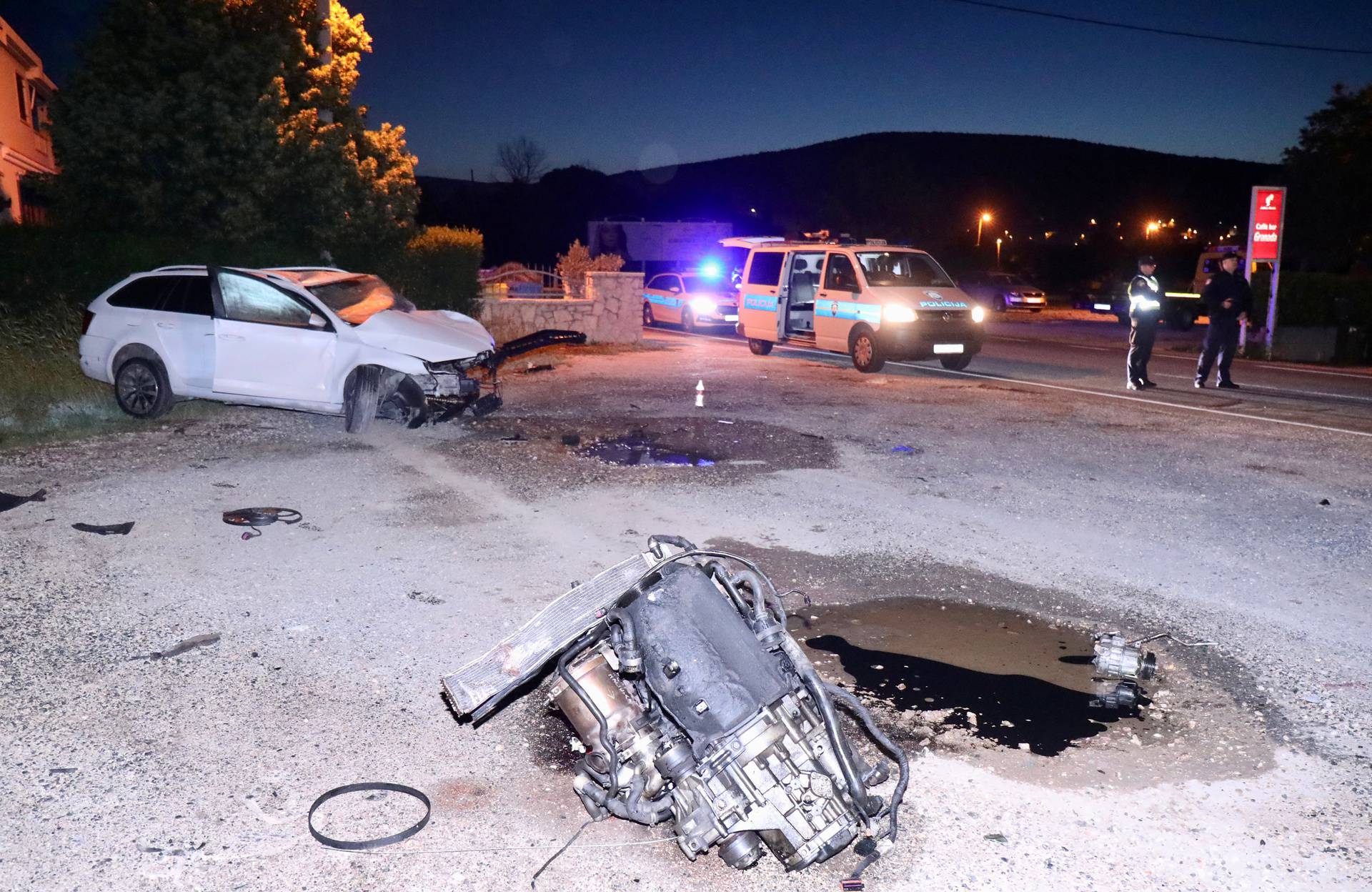 Dicmo: U teškoj prometnoj  nesreći smrtno stradale dvije osobe.