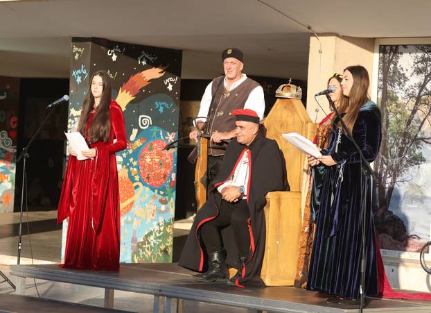 Šibenik: Nakon mimohoda otvoren je 16. Sajam u srednjovjekovnom Šibeniku