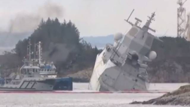 Fijasko vježba: Tanker udario u vojni brod i umalo ga je potopio